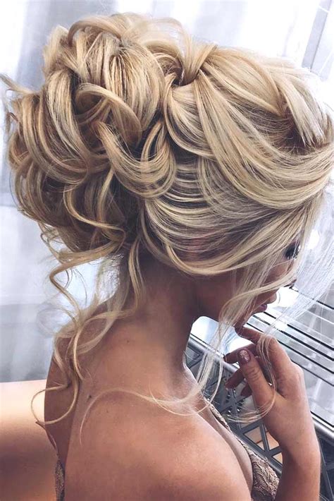 We put together 50 ways to wear your updo so that you look fabulous at any event. 75+ Stunning Prom Hairstyles For Long Hair For 2021