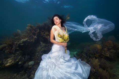 Underwater Photoshoot Of Mermaid Brides Simply Wow Reckon Talk