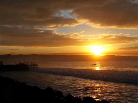 Selain dengan keindahan pantainya, pantai pangandaran juga memiliki beberapa keistimewaan lainnya. Keindahan Sebenarnya dari Pantai Pangandaran! | Irham ...