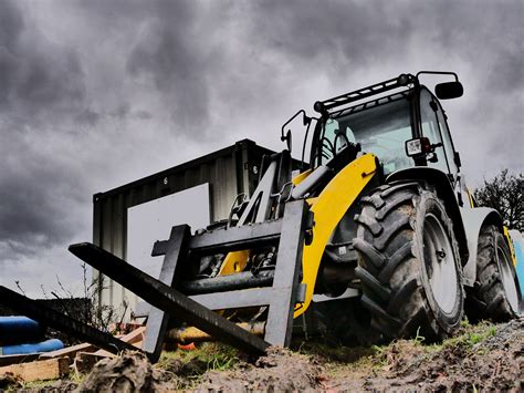 What Is A Telehandler And What Are They Used For Mteevan