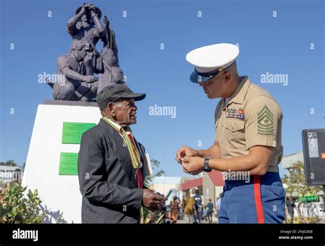 Us Marine Corps Sgt Maj George Hernandez Right 1st Reconnaissance