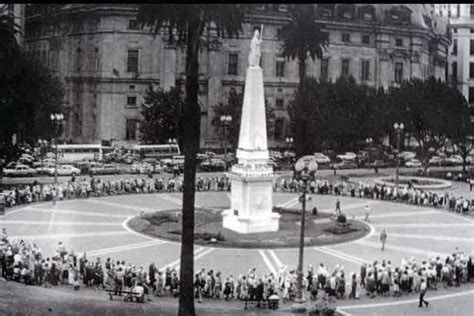 Las madres de plaza de mayo es una asociación argentina formada durante la dictadura de videla con el fin de recuperar con vida a los detenidos madres de plaza de mayo llaman a respaldar el proyecto nacional y popular | el diario 24. Madres de Plaza de Mayo: 40 años de lucha por la memoria ...