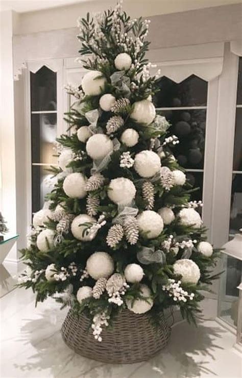 35 Inspiring Christmas Tree Ideas Best For Your Living