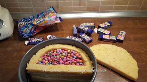 Kuchen mit smarties gefullt wonder wunderbare küche: Tauftorte mit Regenbogen für Zwillinge