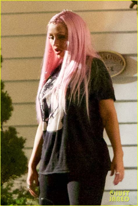 Photo Christina Aguilera Shows Off Pink Hair On Life Of The Party Set