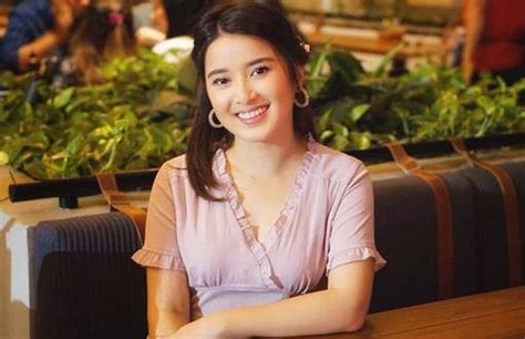 Kok gitu si pak agung dan bu tias dia dulu jg miskin trs kaya mendadak eh sekarang mengina orang miskin. Biodata Profil Rosiana Dewi Pemeran Kejora di Belenggu Dua ...