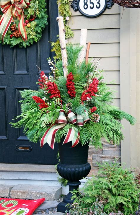24 Colorful Outdoor Planters For Winter Christmas Decorations Artofit