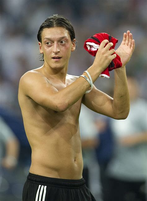 Mesut özil ile ilgili son dakika gelişmeleri sporx'te. „Absurd": Kritik an DFB im Fall Özil - und Lobeshymne auf ...