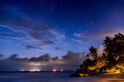 But it is indulgently long, even within scenes. night in paradise Foto & Bild | night, world, nacht Bilder ...