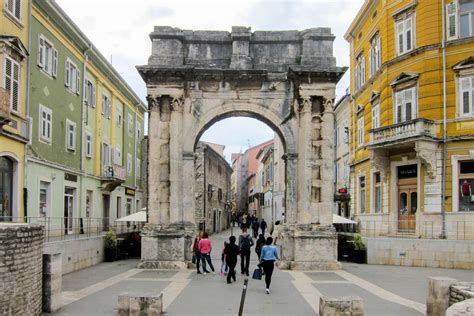 Die Top 10 Sehenswürdigkeiten Von Pula Kroatien Franks Travelbox