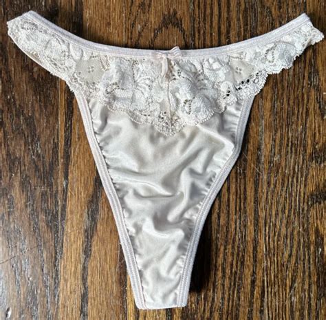 Vintage Fredericks Of Hollywood Soft Thong Panties Size Small Nylon