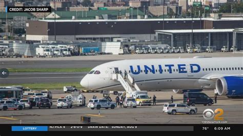 Security Concerns On United Airlines Flight To Newark Youtube