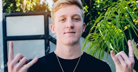 Fortnite Streamer Tfue Wird Nach Turnier Erst überfallen Kurz Danach