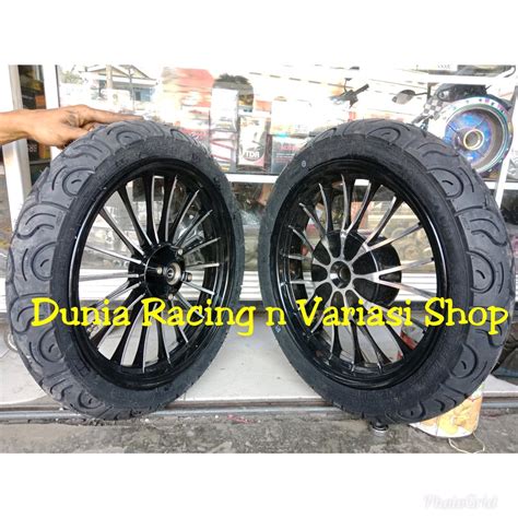 .racing honda vario/beat/scoopy/beat f1/scoopy f1 vrossi 160x14 dan 185x14 mohon tanyakan velg racing lebar vario 110 beat scoopy spacy depan 215 belakang 250 model cakep ready black gold velg racing vrossi plus ban depan belakang pemasangan pnp. Ban Roadrace Scoopy : 85 Modifikasi Scoopy Velg Lebar ...