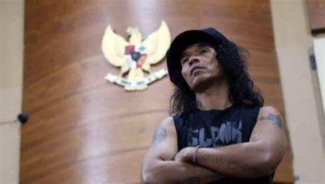 keliling papua dengan helikopter kaka slank ajak masyarakat stop tebang pohon times indonesia