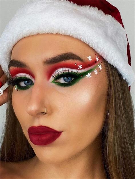 23 Creative Holiday And Christmas Makeup Looks Ideas 2021 Christmas Eye Makeup Eye Makeup