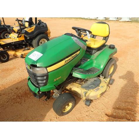 John Deere X300 48 Riding Lawn Mower