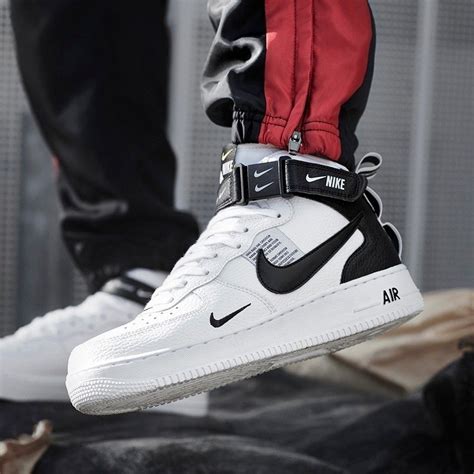 Insidesneakers Nike Air Force 1 Mid 07 Lv8 White Black 804609