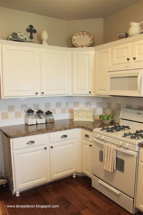See these ideas on how to make white kitchen cabinets work in your own adding bright white paint to your kitchen cabinets can transform and brighten the entire room, without breaking the bank. Texas Decor: Painted Kitchen Cabinet Reveal