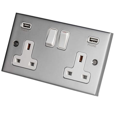 Heritage 13a 2 Gang Switched Socket With Twin Usb Outlets White Insert