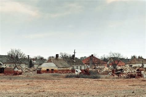 Παλίνδρομος palíndromos 'que recorre a la inversa'. Palindromo Meszaros Captures the Aftermath of Hungary's ...