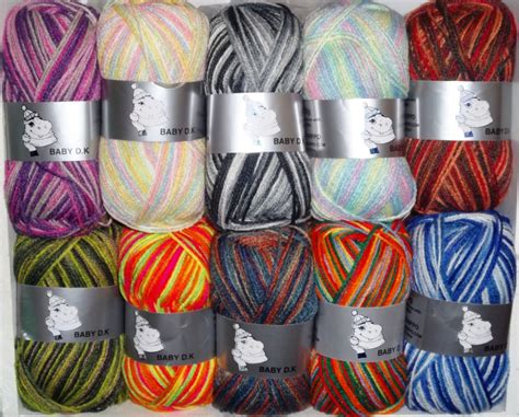 Woolyhippo Random Dk 100 Acrylic Wool Double Knitting Yarn 100g