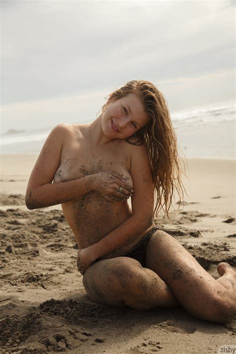 Tatiana Penskaya In Sandy Monica By Zishy Erotic Beauties