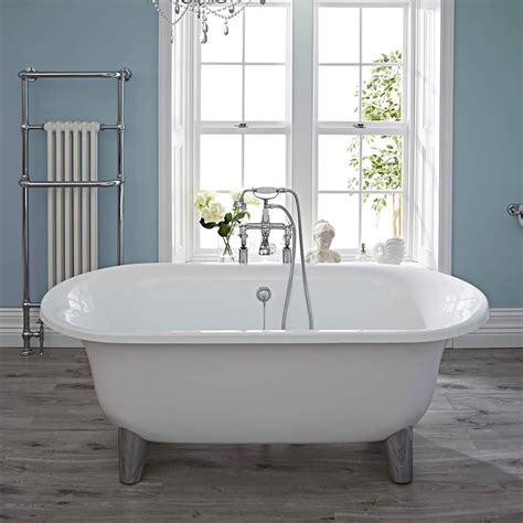 Moderne freistehende badewanne kaufen und neue atmosphäre genießen. Acrylic Oval Shaped Free Standing Bath Tub with Choice of Feet 70"
