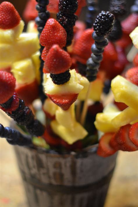 Save money and make this sweet gift of a fruity bouquet at home instead. Homemade edible arrangement :) | Food, Edible