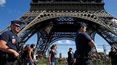Paris Tourism Lost 750 Million Euro After Attacks Nz