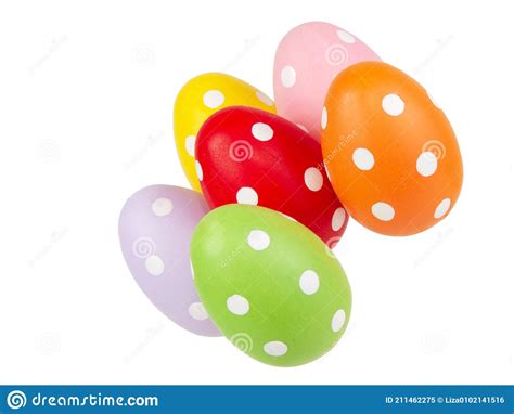 Huevos De Pascua Multicolores Decorados Con Puntos En Cesta Aislados