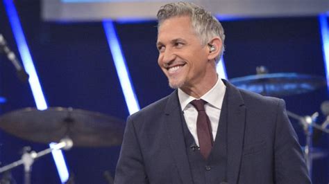 Bbc Pay Male Presenters Could Face Wage Cut Bbc News