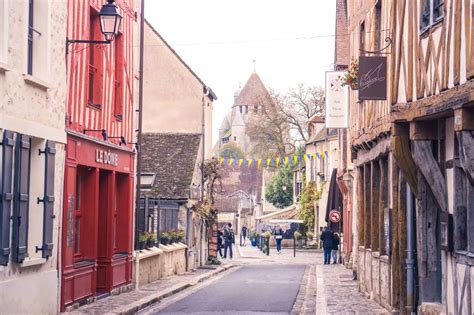 10 Pretty French Towns Near Paris Youll Just Love Solosophie