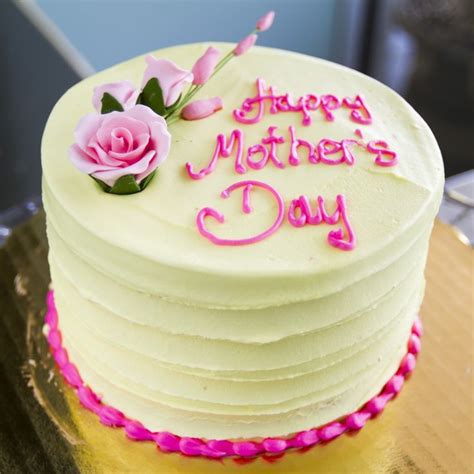 The best cake recipes for mother's day: 10 best Mother's Day Cakes images on Pinterest | Mothers ...