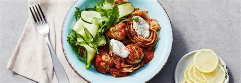 Volkoren Spaghetti Met Kipgehaktballetjes In Tomatensaus En Courgette
