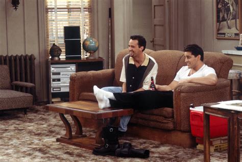 Friends The Real Reason Chandlers Roommate Before Joey Disappeared