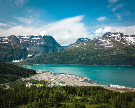 Living In Juneau Alaska What Is It Like Pros And Cons Combadi
