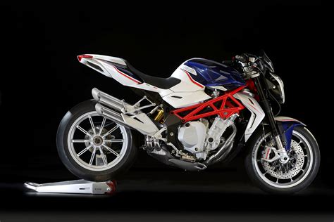 Top speed mv agusta claims a top speed of 265kmph for the brutale 1090. 2013 MV Agusta Brutale 1090RR Review