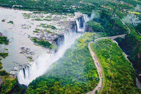 Amazing pictures of the world's most impressive waterfalls ...