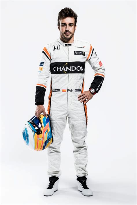 В 2021 году напарником эстебана окона в команде alpine станет фернандо алонсо. Fernando Alonso in his new colour overalls at the launch ...