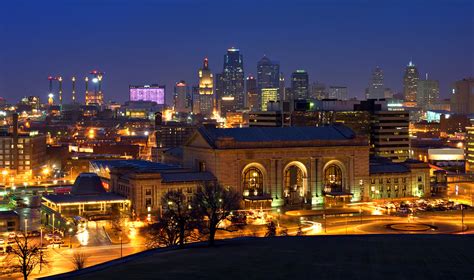 Night Time Image Of The Kansas City Missouri Skyline The Austin