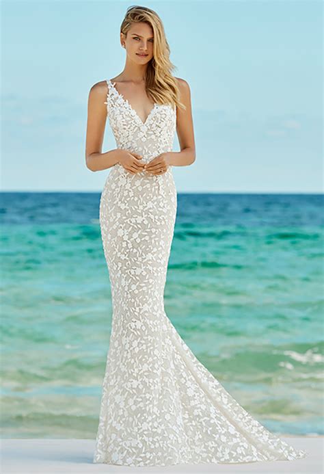 Mob and mog styles for beach weddings, destination weddings and nautical weddings. 2019 Glam Beach Wedding Dresses - Weddings Romantique