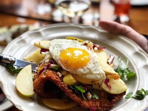 8 Best Brunch Spots In Chicago With Photos Trips To Discover