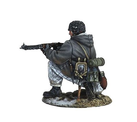 German Fallschirmjager Kneeling Firing Fg42