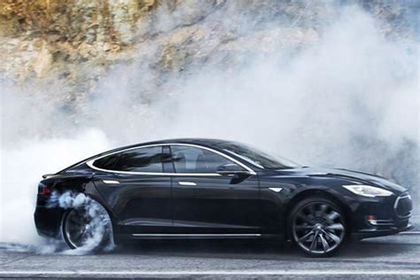 New Ludicrous Mode Gives Tesla Model S Stupidly Fast 0 60 Mph Time