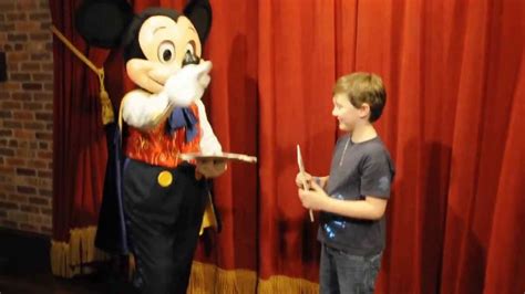 Meet With Talking Mickey Mouse At Magic Kingdom Meet And Greet Youtube