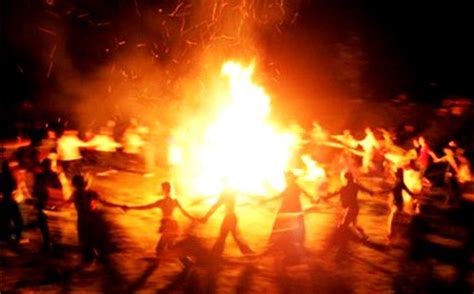 Bonfire Dance Noche De San Juan Hogueras De San Juan Solsticio De