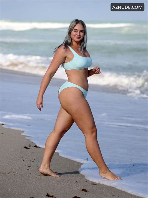 Iskra Lawrence Shows Off Her Famous Curves In A Blue Bikini On The