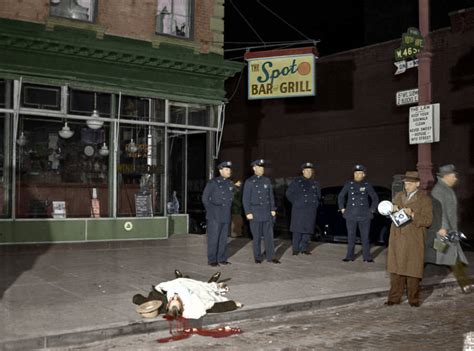 31 Colorized Vintage Crime Scene Photos That Bring A Violent Past Back