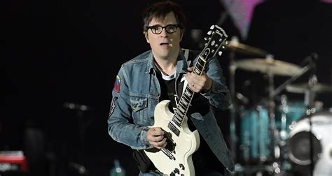 10 Worst Weezer Songs To Put On Your Sex Playlist